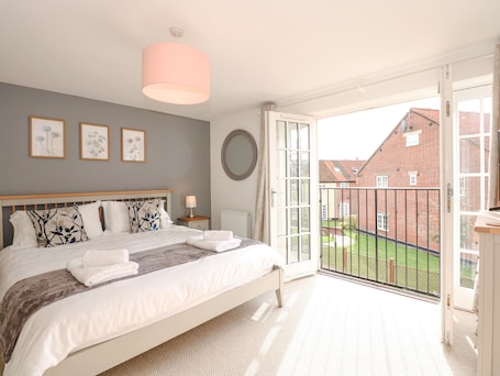 3 bedrooms, individually decorated, individually furnished, free WiFi