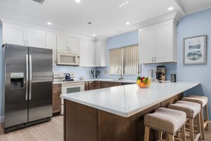 Fridge, microwave, oven, stovetop - Tropical vacation home close to Vanderbilt Beach (Naples)