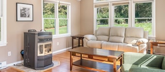 4 Mi to Lake! Spacious Oxford Home w/ Pool