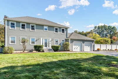 4 Mi to Lake! Spacious Oxford Home w/ Pool