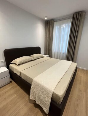 Apartamento design | 2 quartos, cortinas blackout, quartos à prova de som
