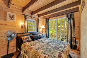 2 bedrooms, iron/ironing board, travel crib, free WiFi