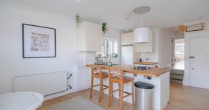 Fridge, oven, stovetop, toaster