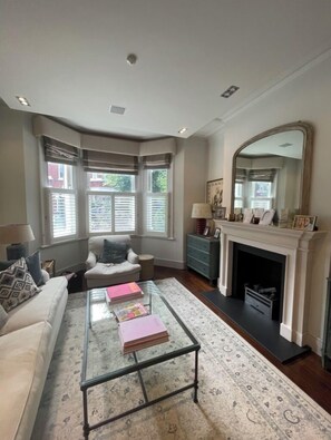 TV, fireplace, offices
