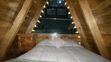 Couette en duvet d'oie, matelas Tempur-Pedic, décoration personnalisée