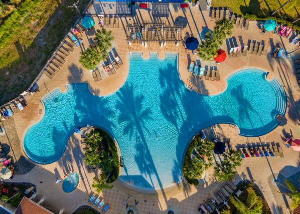 حمّام سباحة خارجي