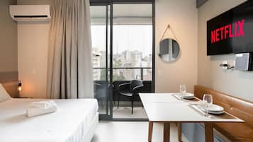 Apartamento 1404 | Hypo-allergenic bedding available, desk, laptop workspace, WiFi (free)