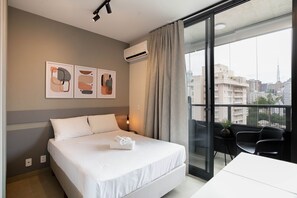 Hypo-allergenic bedding, desk, laptop workspace, free WiFi - OY Frei Caneca (São Paulo)