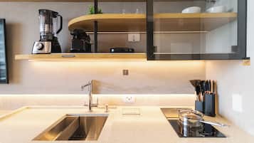 Deluxe Studio | Private kitchen | Full-size fridge, microwave, blender, cookware/dishes/utensils
