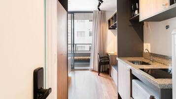 Hypo-allergenic bedding, desk, laptop workspace, free WiFi