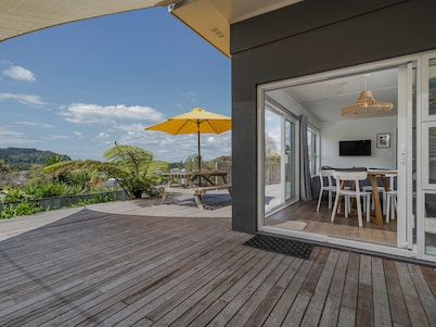 The Blockhouse - Whangamatā Holiday Home