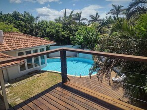Pool - Casa Maravilhosa, Rústica a Passos do mar (Morro das Pedras Florianópolis)