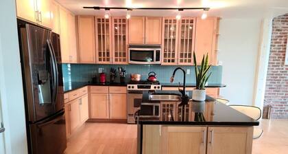 KING bed + Adjustable Bed + Parking