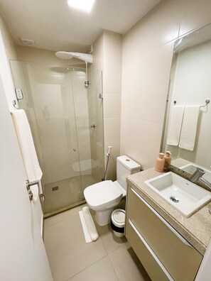 Premium-Apartment, Erdgeschoss | Badezimmer | Handtücher
