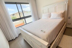 1 多间卧室、办公桌、熨斗/熨衣板、WiFi