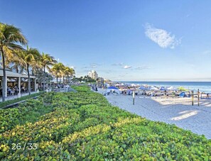 Beach nearby, sun loungers, beach towels