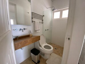 Towels, soap, shampoo, toilet paper