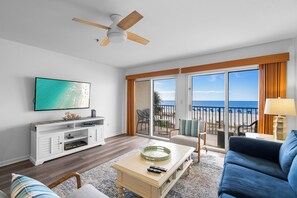 Smart TV, DVD player - Windancer 210. Gulf Front Condo, Free Beach Service, Pool, Grill, Sugar Sand! (Miramar Beach)