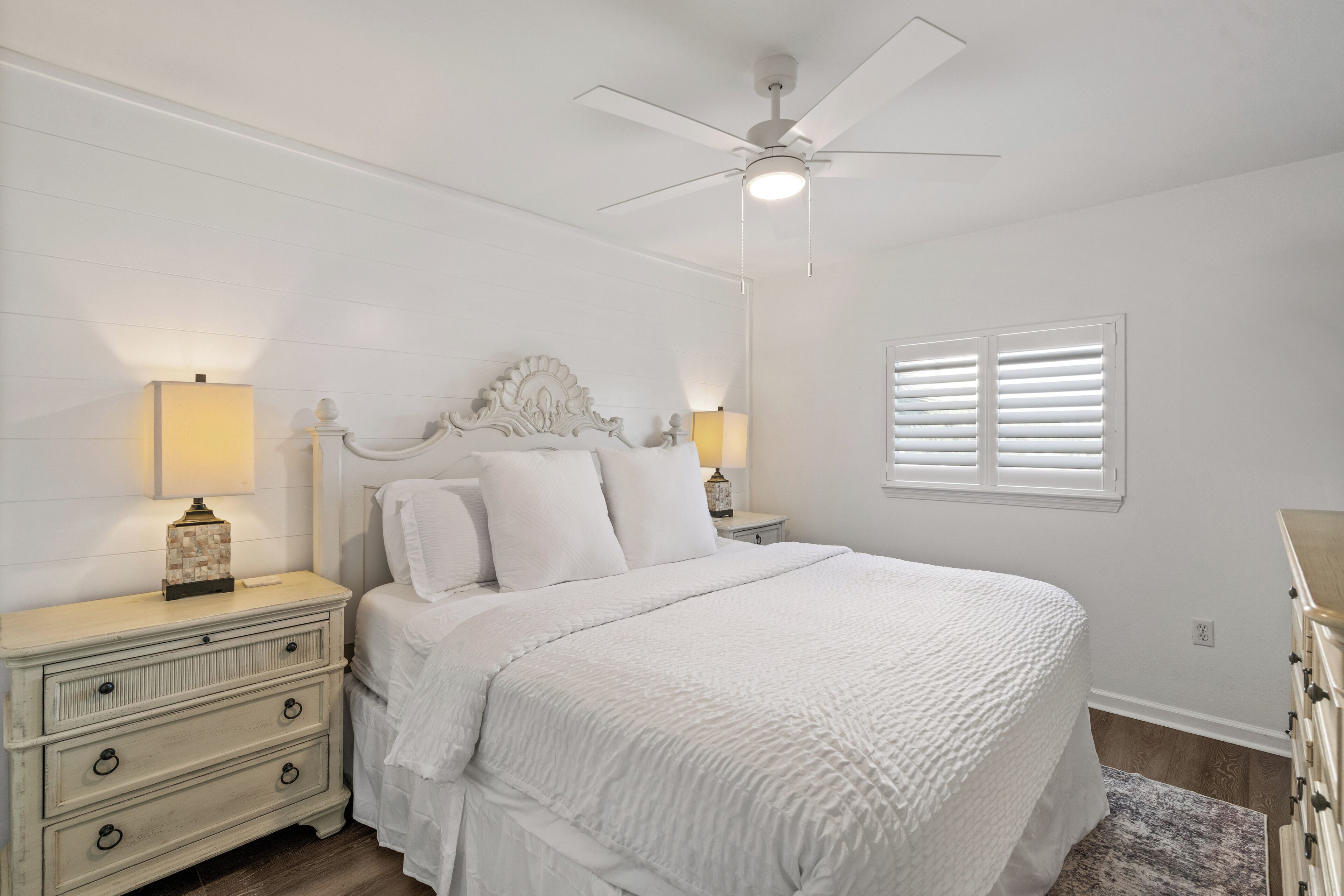 1 soverom, strykejern/-brett, wi-fi (inkludert) og sengetøy