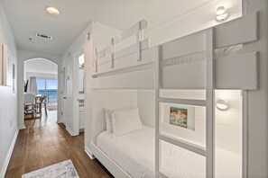 1 soverom, strykejern/-brett, wi-fi (inkludert) og sengetøy