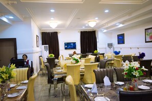 Restaurant - Immaculate Diamond Hotel & Apartments (Abuja)