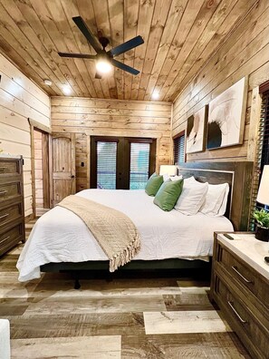 3 quartos, ferros/tábuas de passar roupa, Wi-Fi, roupa de cama