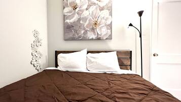 4 soverom, skrivebord, strykejern/-brett og wi-fi (inkludert)