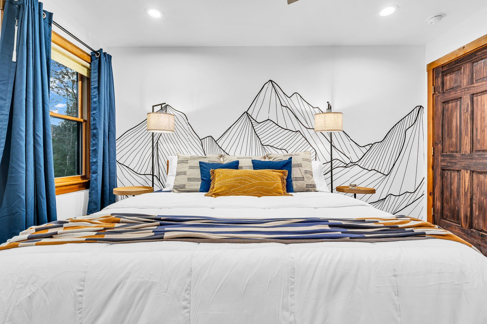 6 habitaciones, escritorio, tabla de planchar con plancha y wifi gratis 