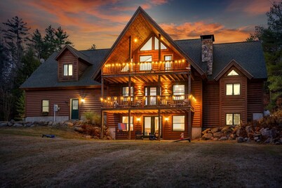 Sleeps 20 | Hot Tub | Game Room | Fire Pit |4500SF