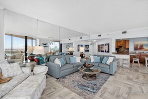 Smart TV, reproductor de DVD, libros