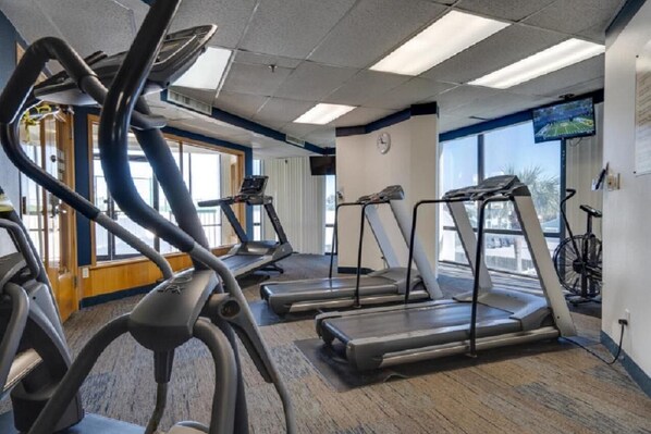 Fitness facility - 2 Free Beach SRVCS= 4 chairs/2 umbrellas! Free Beach Bonfires M/F nts! (Miramar Beach)