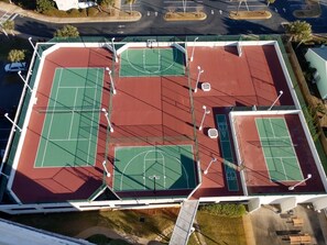 Sports court - 2 Free Beach SRVCS= 4 chairs/2 umbrellas! Free Beach Bonfires M/F nts! (Miramar Beach)