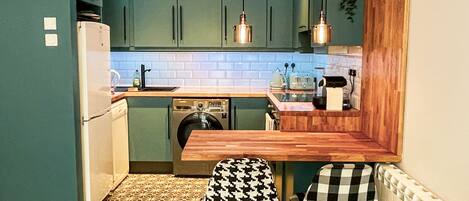 Frigorífic, microones, forn i placa de cuina