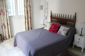 3 chambres, fer et planche à repasser, accès au Wi-Fi (inclus)