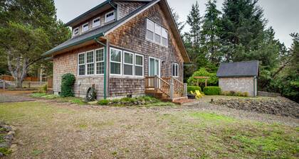 Historic District Home - Walk to Willapa Bay!
