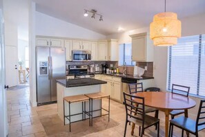 Fridge, microwave, oven, stovetop - Perfectly-Located, Charming Family Home w/ Pool (Phoenix)