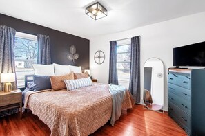 2 camere, una scrivania, ferro/asse da stiro, culla da viaggio