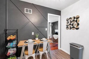 Dining - Eclectic Escape - Cute and Cozy - King! (Wichita)