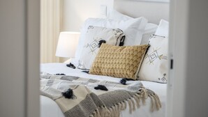 1 bedroom, iron/ironing board, travel crib, WiFi (free) - Inner City by Madeira Sun Travel (Funchal)