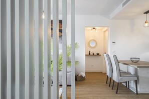 Interior - Inner City by Madeira Sun Travel (Funchal)