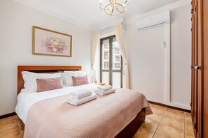 2 bedrooms, iron/ironing board, travel cot, free WiFi