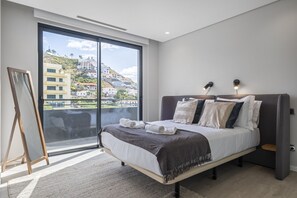 3 chambres, fer et planche à repasser, lit parapluie, Wi-Fi gratuit