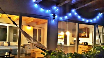 Luxury Studio | Pillowtop beds, minibar, laptop workspace, free WiFi