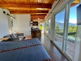 Luxury Studio | Pillowtop beds, minibar, laptop workspace, free WiFi