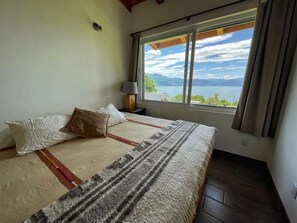 Casa Deluxe | Colchones con acolchado adicional y minibar