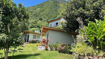 Surmatelas, minibar, espace de travail pour ordinateur portable