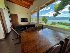 Casa Deluxe | Colchones con acolchado adicional y minibar