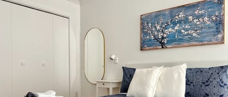 3 chambres, fer et planche à repasser, Wi-Fi, draps fournis