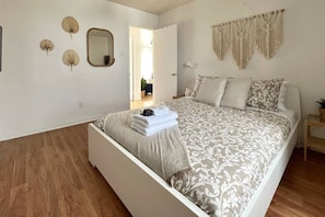 3 室のベッドルーム、アイロン / アイロン台、WiFi、ベッドシーツ