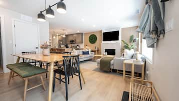 Televisión, chimenea